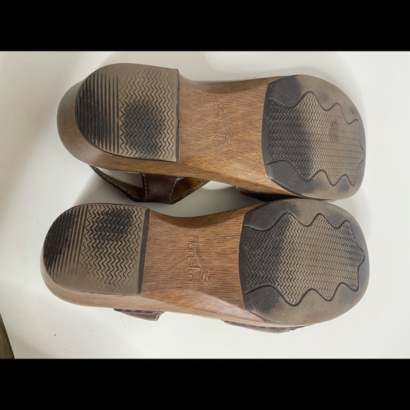 Dansko Clogs Sandals Womens 39 / 8.5 Brown Leather Ankle Strap W Buckle Casual - Picture 8 of 10